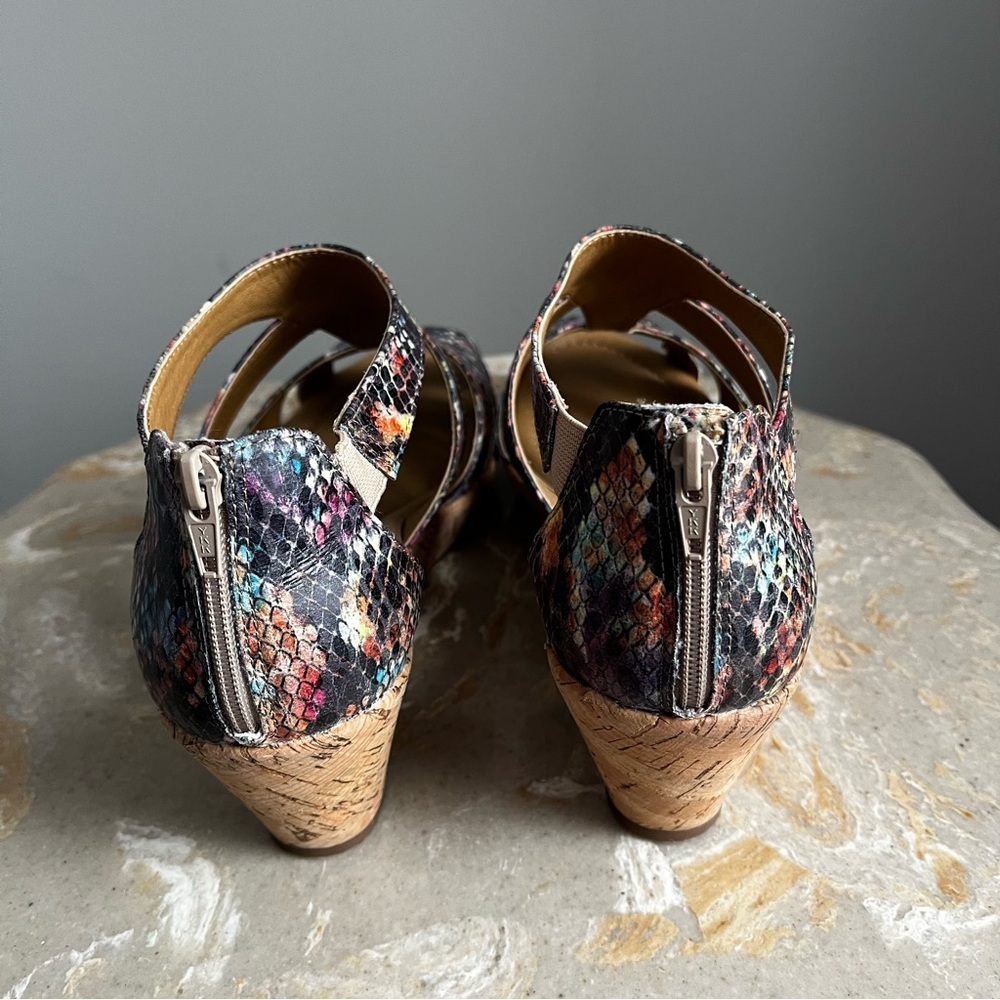 Softspots 8.5 wide sandals strappy open-toe rainbow snakeskin print cork wedge - Picture 4 of 11